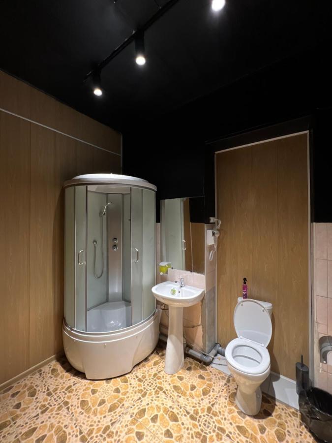 Capsule Hostel Karakol Eksteriør bilde