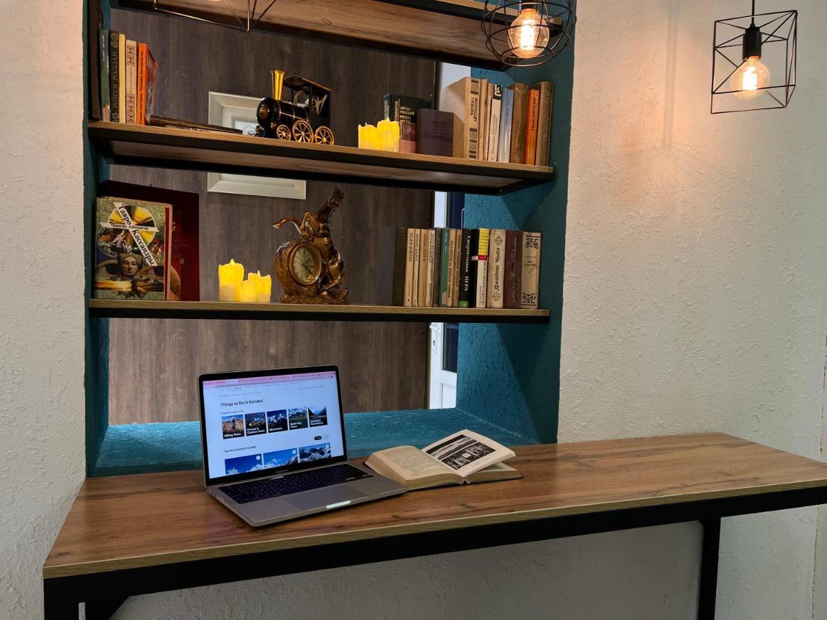 Capsule Hostel Karakol Eksteriør bilde